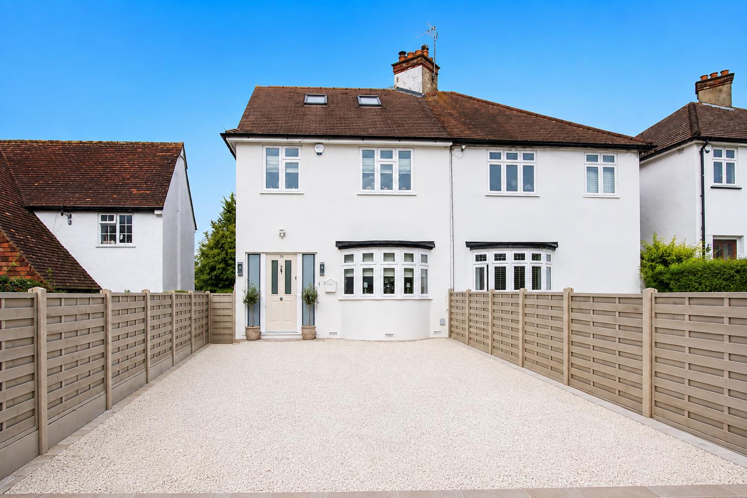 4 bed property in Salisbury Road, Banstead